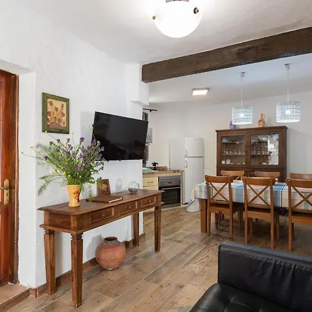 Holiday home Vv La Casa Nueva Jacuzzi 6p, Wifi ,bbq, Ac *